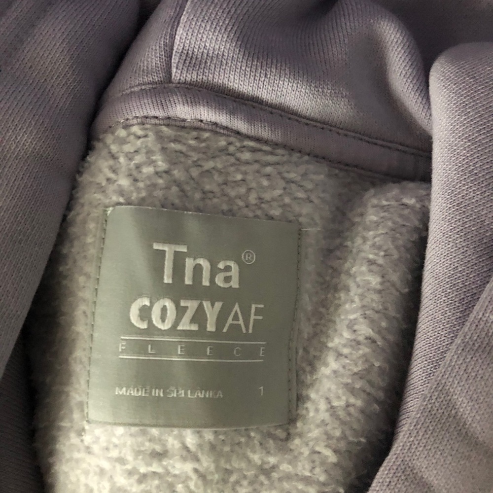 SOLD 💛 NEW aritzia TNA cozy fleece bf hoodie - Picture 9 of 10